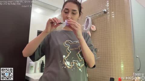 Snapshot of museleks chatting on 09/14/25, 12:43 Aleksa online show from 09/14/25, 12:43