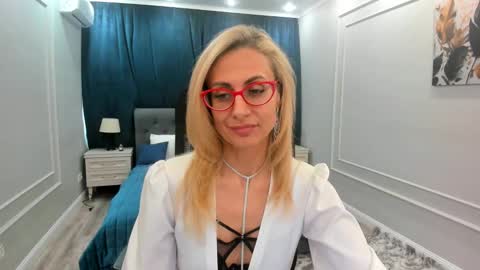 Diana online show from 02/26/25, 11:41