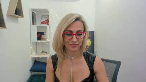 Diana online show from 03/05/25, 02:45