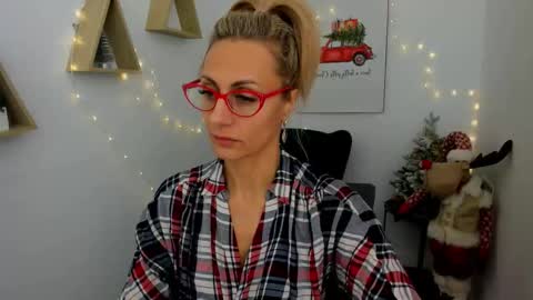 Diana online show from 12/15/25, 10:41