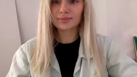 Snapshot of musescorner chatting on 07/19/26, 11:14 musescorner online show from 07/19/26, 11:14
