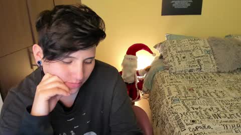 Snapshot of musicayluna chatting on 12/17/24, 06:24 VALENTINA Luna online show from 12/17/24, 06:24