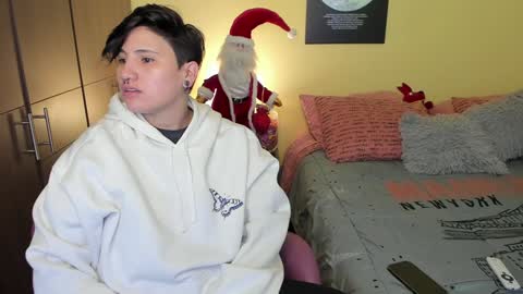 Snapshot of musicayluna chatting on 12/23/24, 09:49 VALENTINA Luna online show from 12/23/24, 09:49