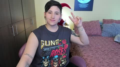 Snapshot of musicayluna chatting on 12/29/24, 10:14 VALENTINA Luna online show from 12/29/24, 10:14