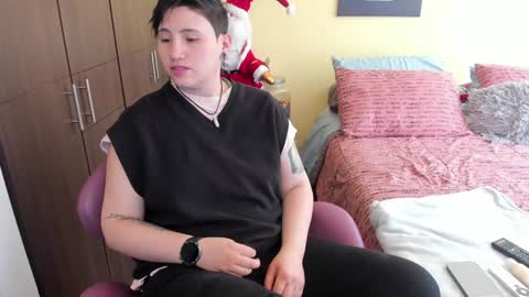 Snapshot of musicayluna chatting on 12/30/24, 03:24 VALENTINA Luna online show from 12/30/24, 03:24