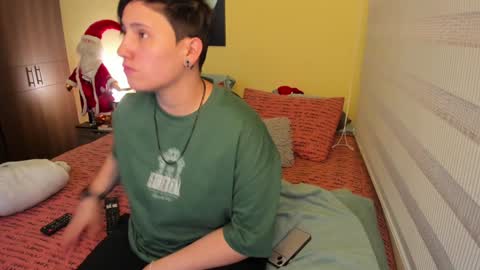 Snapshot of musicayluna chatting on 01/04/25, 02:56 VALENTINA Luna online show from 01/04/25, 02:56