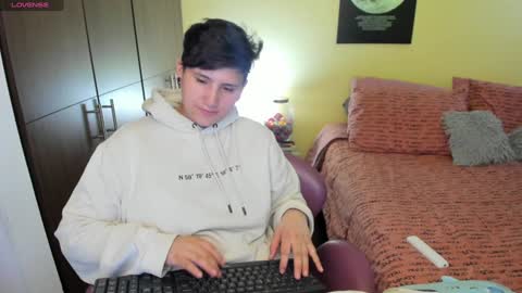 Snapshot of musicayluna chatting on 01/08/25, 05:59 VALENTINA Luna online show from 01/08/25, 05:59