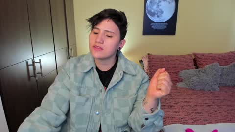 Snapshot of musicayluna chatting on 01/18/25, 12:46 VALENTINA Luna online show from 01/18/25, 12:46