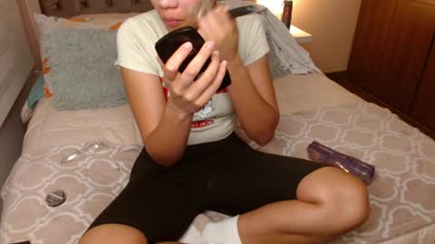 Snapshot of musicayluna chatting on 02/08/25, 09:35 VALENTINA Luna online show from 02/08/25, 09:35