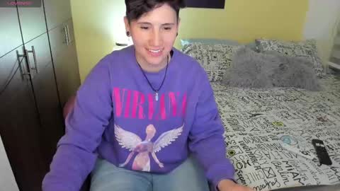 Snapshot of musicayluna chatting on 02/11/25, 04:11 VALENTINA Luna online show from 02/11/25, 04:11