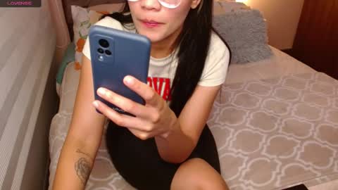 Snapshot of musicayluna chatting on 02/13/25, 11:47 VALENTINA Luna online show from 02/13/25, 11:47