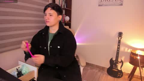 Snapshot of musicayluna chatting on 02/23/25, 05:45 VALENTINA Luna online show from 02/23/25, 05:45