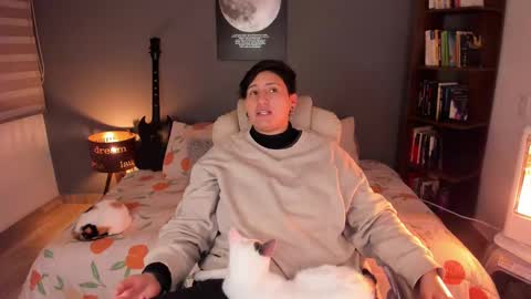 Snapshot of musicayluna chatting on 09/10/25, 02:11 VALENTINA Luna online show from 09/10/25, 02:11