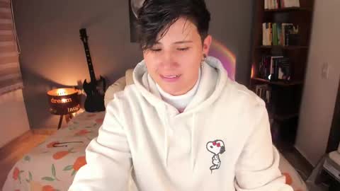 Snapshot of musicayluna chatting on 09/12/25, 12:22 VALENTINA Luna online show from 09/12/25, 12:22