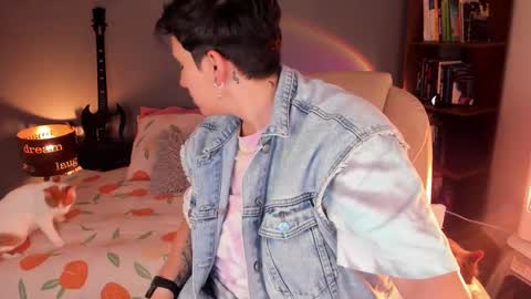 Snapshot of musicayluna chatting on 09/14/25, 04:55 VALENTINA Luna online show from 09/14/25, 04:55