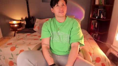 Snapshot of musicayluna chatting on 09/16/25, 04:13 VALENTINA Luna online show from 09/16/25, 04:13