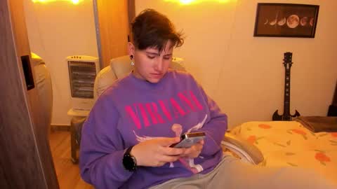 Snapshot of musicayluna chatting on 10/17/25, 02:37 VALENTINA Luna online show from 10/17/25, 02:37