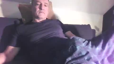 Snapshot of muskauer chatting on 12/23/25, 06:44 nobuddy online show from 12/23/25, 06:44