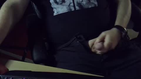 Snapshot of muso44 chatting on 12/01/25, 09:14 Muso online show from 12/01/25, 09:14