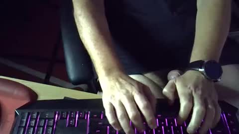 Snapshot of muso44 chatting on 04/01/26, 11:57 Muso online show from 04/01/26, 11:57