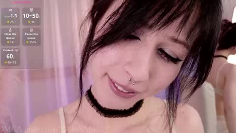 Snapshot of mutedmood_ chatting on 05/17/26, 12:23 mutedmood_ online show from 05/17/26, 12:23
