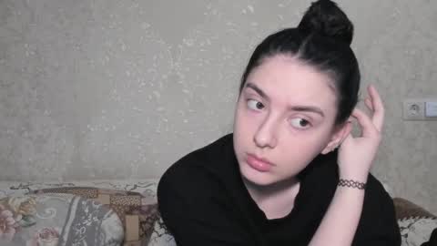 Snapshot of muuur_love chatting on 04/19/26, 05:34 cute couple online show from 04/19/26, 05:34