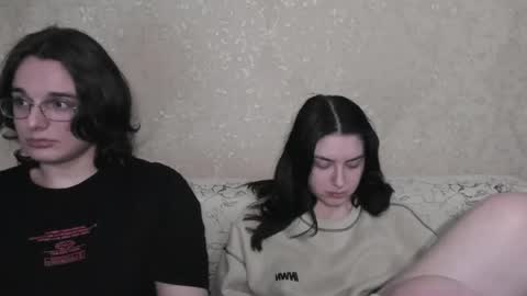 Snapshot of muuur_love chatting on 04/29/26, 07:42 cute couple online show from 04/29/26, 07:42