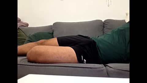 Snapshot of muybien68 chatting on 10/25/25, 11:32 Muybien online show from 10/25/25, 11:32