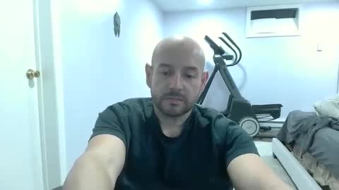 Snapshot of mworlton9 chatting on 03/19/26, 02:10 Maximus online show from 03/19/26, 02:10