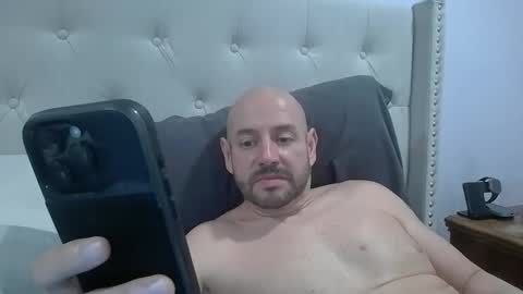 Snapshot of mworlton9 chatting on 03/23/26, 01:31 Maximus online show from 03/23/26, 01:31