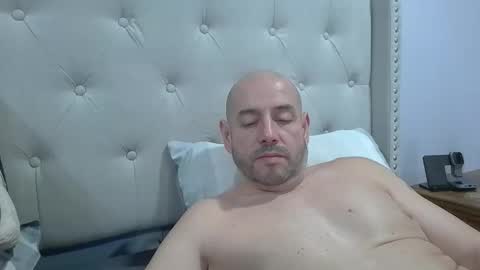 Snapshot of mworlton9 chatting on 03/27/26, 01:44 Maximus online show from 03/27/26, 01:44