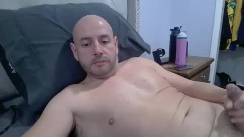 Snapshot of mworlton9 chatting on 04/01/26, 02:56 Maximus online show from 04/01/26, 02:56