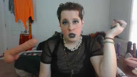 Snapshot of mxsissycharlotte chatting on 01/05/26, 05:27 Mx Charlotte online show from 01/05/26, 05:27