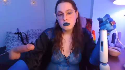 Snapshot of mxsissycharlotte chatting on 04/13/26, 01:00 Mx Charlotte online show from 04/13/26, 01:00