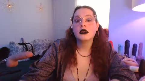 Snapshot of mxsissycharlotte chatting on 04/15/26, 07:58 Mx Charlotte online show from 04/15/26, 07:58