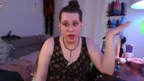 Snapshot of mxsissycharlotte chatting on 06/17/26, 06:20 Mx Charlotte online show from 06/17/26, 06:20