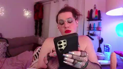Snapshot of mxsissycharlotte chatting on 06/29/26, 01:01 Mx Charlotte online show from 06/29/26, 01:01