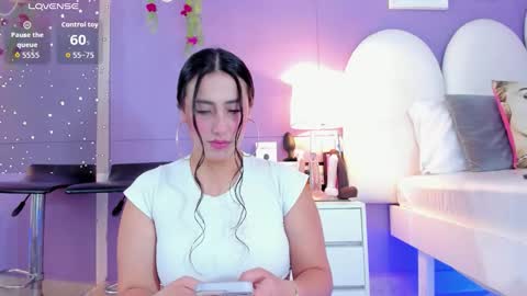 my_aleja_ online show from 11/08/25, 01:22