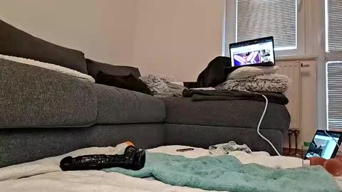 my_dirty_office online show from 11/22/25, 06:56