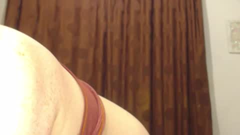 Snapshot of my_kind_of_love chatting on 12/04/25, 10:35 sara i know you love me xoxox online show from 12/04/25, 10:35