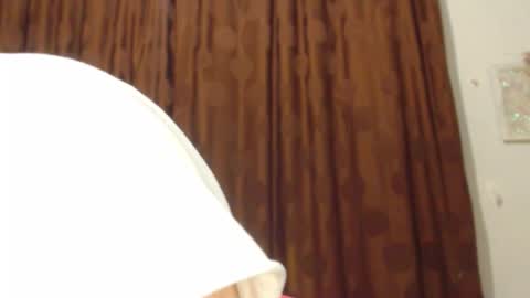 Snapshot of my_kind_of_love chatting on 12/16/25, 08:30 sara i know you love me xoxox online show from 12/16/25, 08:30