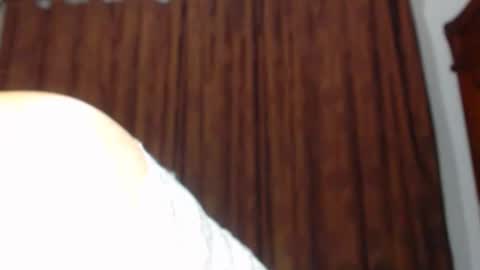     sara      i know you love me xoxox     online show from 02/01/26, 06:56