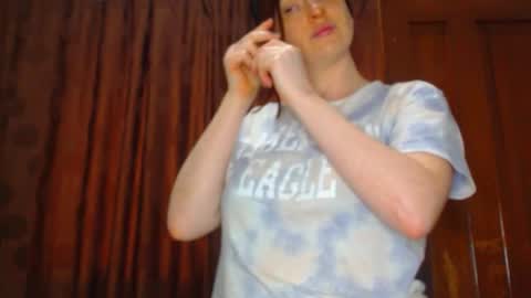     sara      i know you love me xoxox     online show from 02/06/26, 08:12