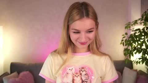 Polly online show from 10/14/25, 03:13