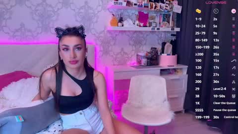 Snapshot of my_naomi chatting on 04/19/26, 06:07 Naomi online show from 04/19/26, 06:07