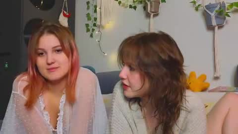 Snapshot of my_parisss chatting on 12/27/24, 06:53  PARIS   online show from 12/27/24, 06:53