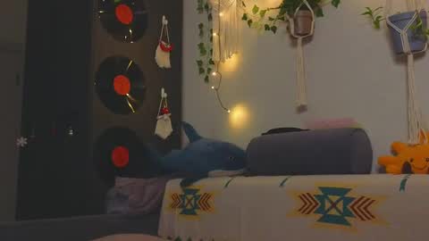 Snapshot of my_parisss chatting on 01/05/25, 10:40  PARIS   online show from 01/05/25, 10:40