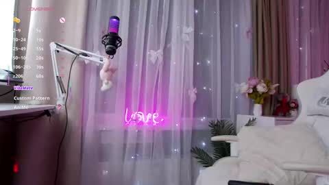 Snapshot of my_polina chatting on 09/16/25, 02:12 Poli online show from 09/16/25, 02:12