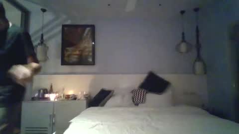 mama online show from 11/14/25, 01:26