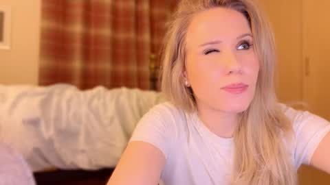 Snapshot of myassistant chatting on 12/26/24, 11:03 Mya-be Yours P online show from 12/26/24, 11:03